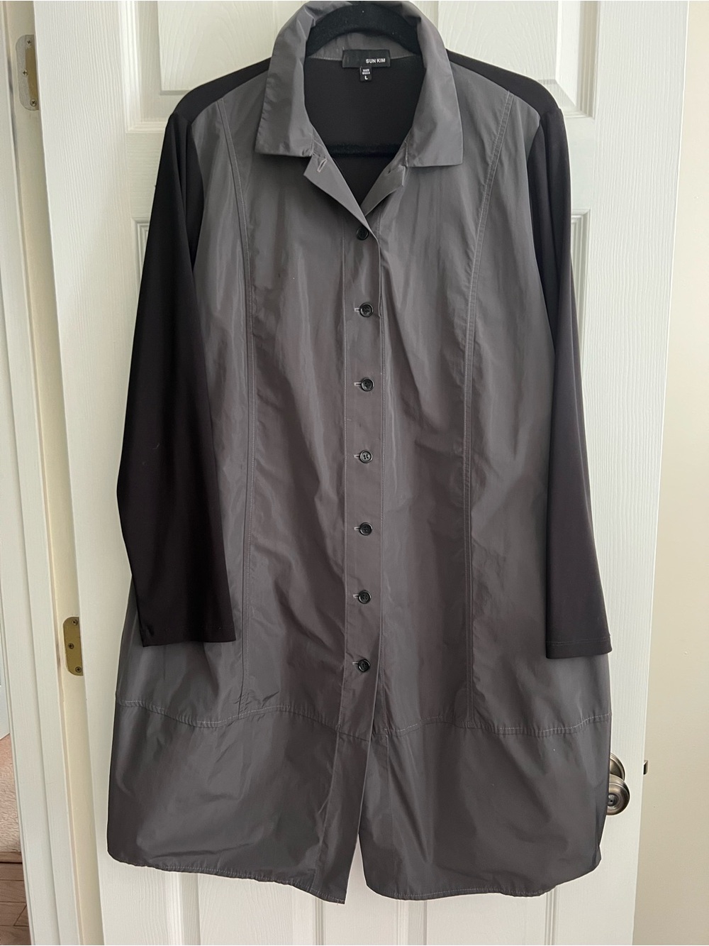 Sun Kim Button Down Shirt
Jacket Womens L  Gray & Black
